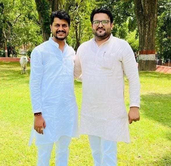 RAJ NAGAR BJP (मोदी का परिवार) (@trendrajnagar) on Twitter photo #04_साल_शानदार_बेमिसाल ❤️🙏
<a href="/BJYMWESTUP/">BJYM WEST UP</a> के क्षेत्रीय अध्यक्ष आ.श्री <a href="/sukhvindrasom/">Sukhvindra Som</a> जी को #04_वर्ष का #गौरवमई_स्वर्णिम_कार्यकाल पूर्ण होने पर हार्दिक बधाई व शुभकामनाएं।
आपके साथ काम करना, आपके नेतृत्व में #जिला_अध्यक्ष के तौर पर संगठन कार्य करना मेरे लिए बड़े सौभाग्य की बात है। #04_साल_शानदार_बेमिसाल ❤️🙏
<a href="/BJYMWESTUP/">BJYM WEST UP</a> के क्षेत्रीय अध्यक्ष आ.श्री <a href="/sukhvindrasom/">Sukhvindra Som</a> जी को #04_वर्ष का #गौरवमई_स्वर्णिम_कार्यकाल पूर्ण होने पर हार्दिक बधाई व शुभकामनाएं।
आपके साथ काम करना, आपके नेतृत्व में #जिला_अध्यक्ष के तौर पर संगठन कार्य करना मेरे लिए बड़े सौभाग्य की बात है।