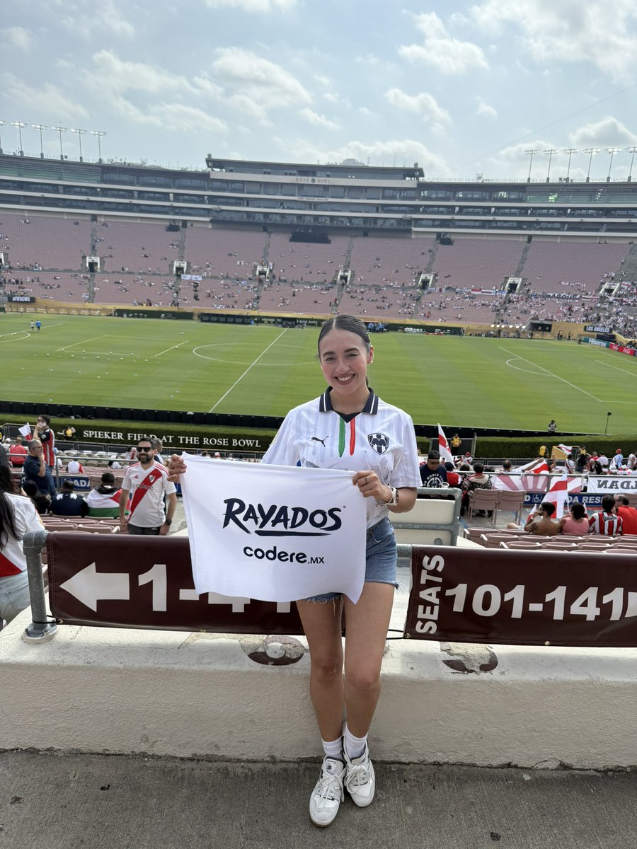 angalvan97's tweet photo. @Rayados de corazón 💙🤍 #RayadosAnteElMundo #LosAngeles #rayados https://t.co/c1EMHJ4fv4