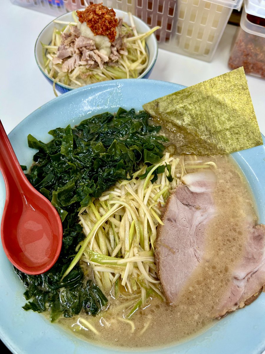つばき食堂　小金井公園そば

自分にはこれといった才能がないなあと思っていましたが
つばき食堂は全ての要素が水準かそのちょっと上のレベル
それでもひとつひとつ丁寧に束ねれば一線級になると教えてくれた

（ねぎ並　ワカメ　ねぎ飯）