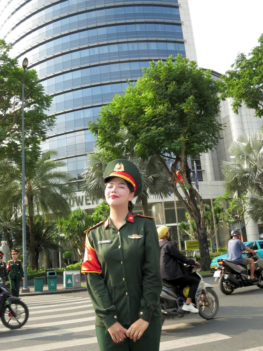 thuhaph2002's tweet photo. Mê gái bộ đội quá đi. Ai cùng đam mê ib không ạ?
#xuhuớng #chudai https://t.co/7LSpDKVkSA