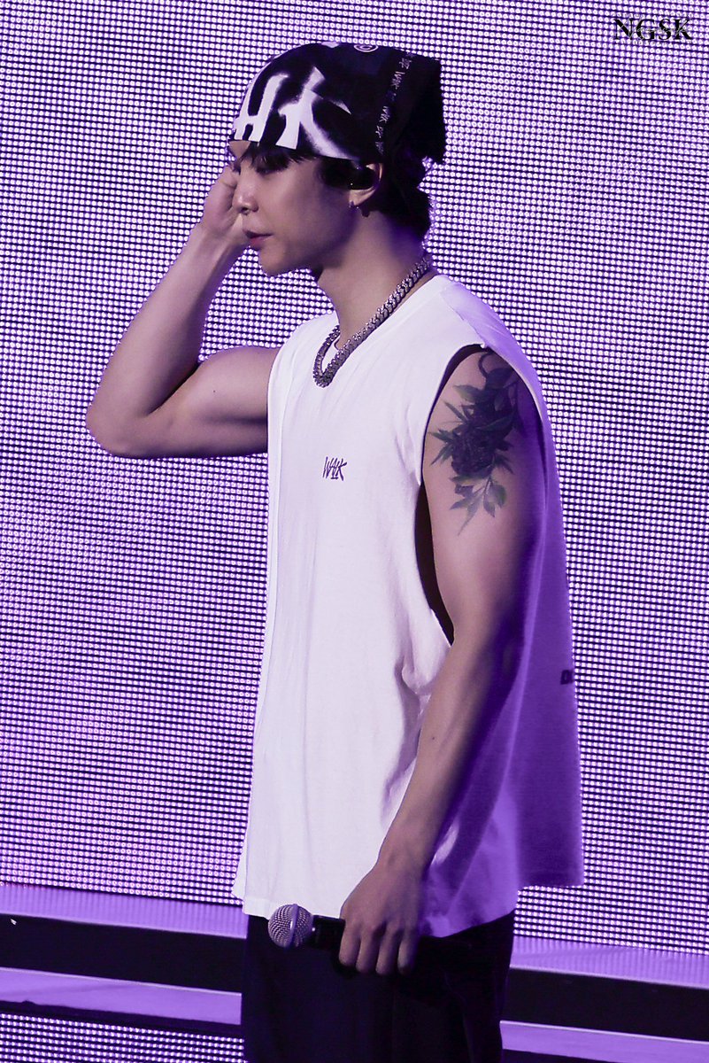 250427 THE MOMENTUM MACAU
Hearing 👂🏻

#NEOCITY #MACAU
#NEOCITY_THE_MOMENTUM
#NCT127_NEOCITY_THE_MOMENTUM
#NEOCITY_THE_MOMENTUM_MACAU
#쟈니 #서영호 #엔시티 #엔시티127 #일이칠 #NCT #NCT127 #JOHNNY #ジャニー