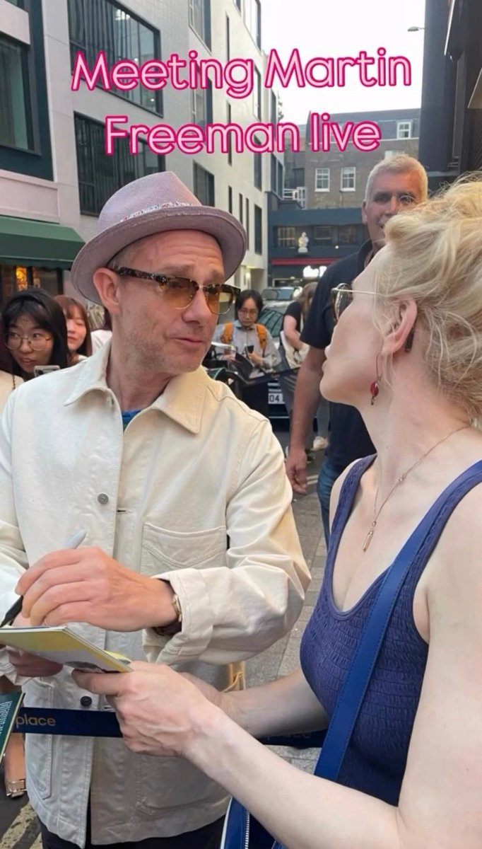 I say it again, #MartinFreeman👱🏻‍♂️✨🇬🇧💖 just never ceases to be extremely gorgeous &amp; super cute!!🥹
I can't, I melt, srsly!
Just look at him!! So lovely with fans as always 🤍🥰
At stage door of 'The Fifth Step' at Soho Place Theatre in London 
(20/June/25)
facebook.com/share/r/1AwTsJ…