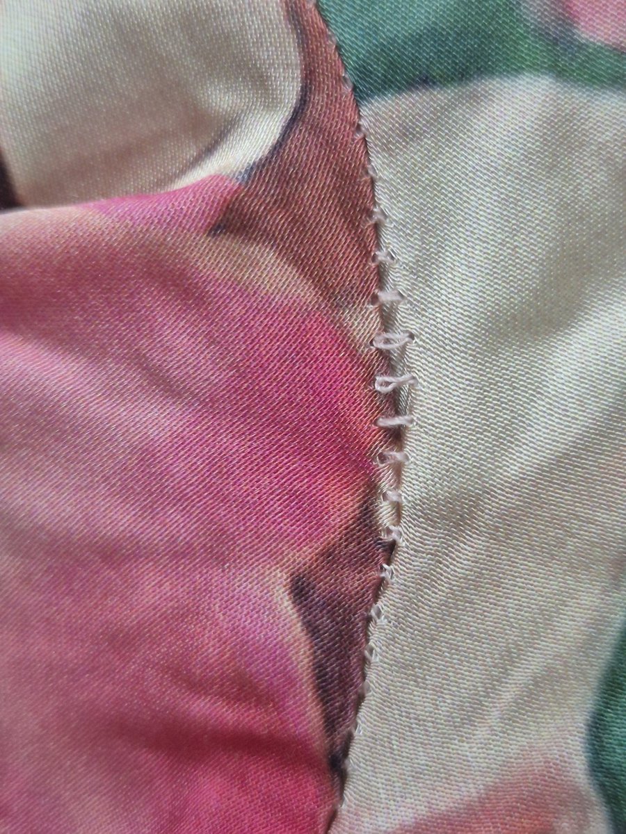 fefe26692605's tweet photo. @stylebyand i had travelled to Mumbai and bought this top from AND Oberoi Mall Malad. Looks like quality check was missed. Sadly this is suppose to be from new collections and an expensive one. What will you dod about this ? https://t.co/3cuKVaGMKp