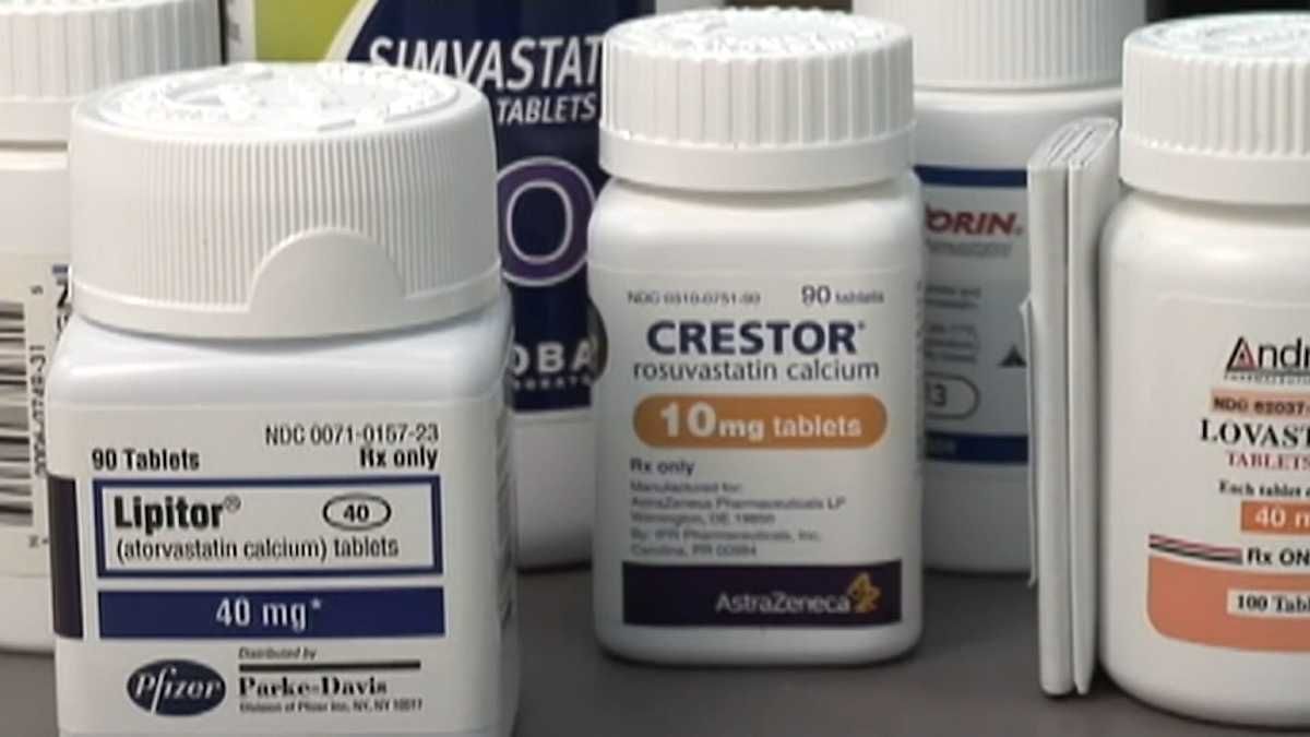 HugoHebR's tweet image. Le cholestérol est indispensable à la vie, les statines sont une autre aberration de la médecine moderne. Ne tombez pas dans leur piège, ils veulent seulement enrichir les laboratoires pharmaceutiques. Le Crestor est toxique pour vous et votre entourage.