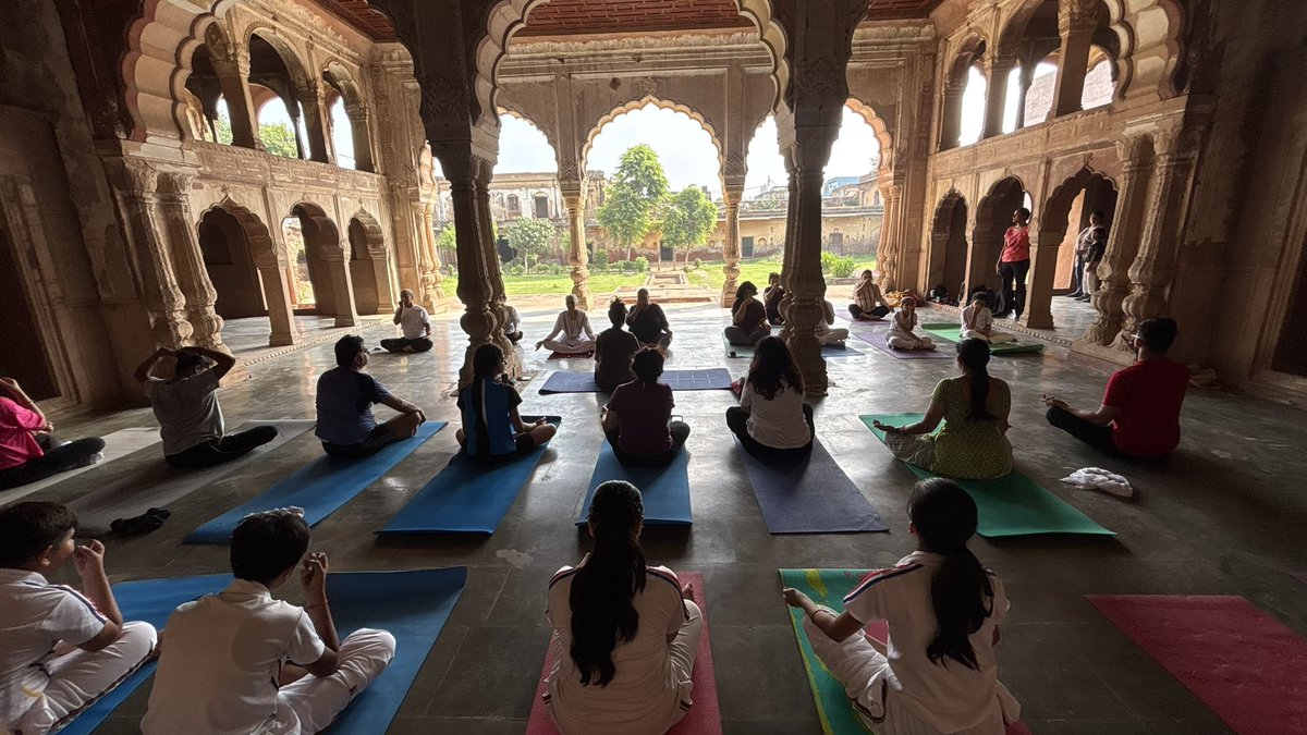archaeologyhry's tweet photo. International Yoga Day 2025 ( 21 June) celebrated at Sheesh Mahal, Farrukhnagar with yoga, heritage walk &amp; history insights! 

Grateful to all participants &amp; collaborators. 

#InternationalYogaDay #archaeologyharyana #gurugram #heritagewalk #heritageevent https://t.co/uOlC3H1HUp