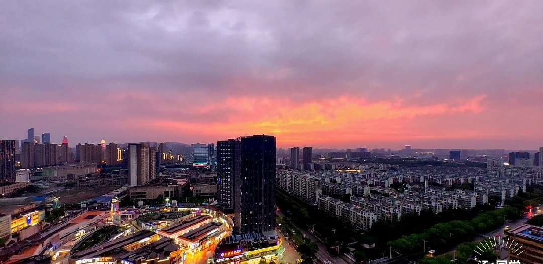 HannahLizz30258's tweet photo. 雨中暮歌 https://t.co/dOffLgy5qf