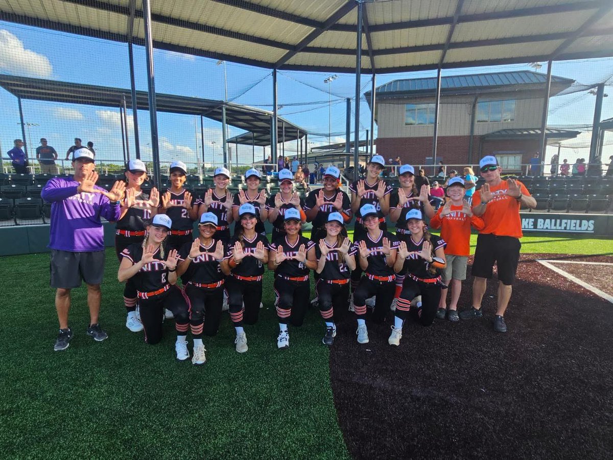 PaisleyW_01's tweet photo. ELITE 8 BABY!! All i can say is we aren’t going down easy!! Went 2-3 with 2 clutch doubles driving in 4 runs, also had a stolen base! 
@UnityMeadows https://t.co/OYsyfFi8Ax