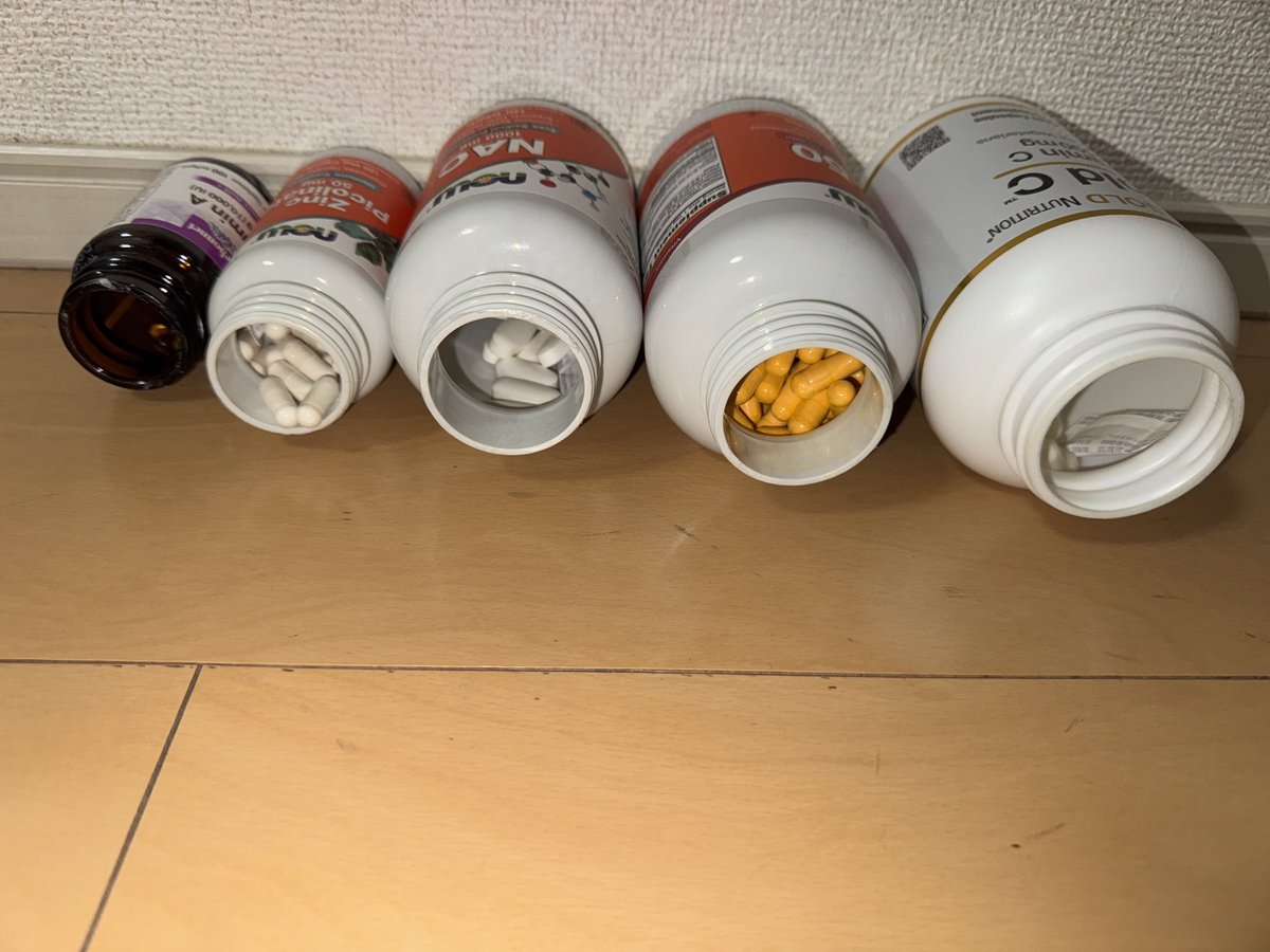 agakun11's tweet photo. 【皮脂に悩むすべての人へ】
脂漏性皮膚炎・頭皮のギトギト・ニキビ・テカリ
それ、「皮脂の出すぎ」じゃなくて「皮脂の質」が悪い可能性があります。
私が実践して改善した「皮脂を整えるサプリ5選」、全部出します。↓ https://t.co/Bn41H0MKTA