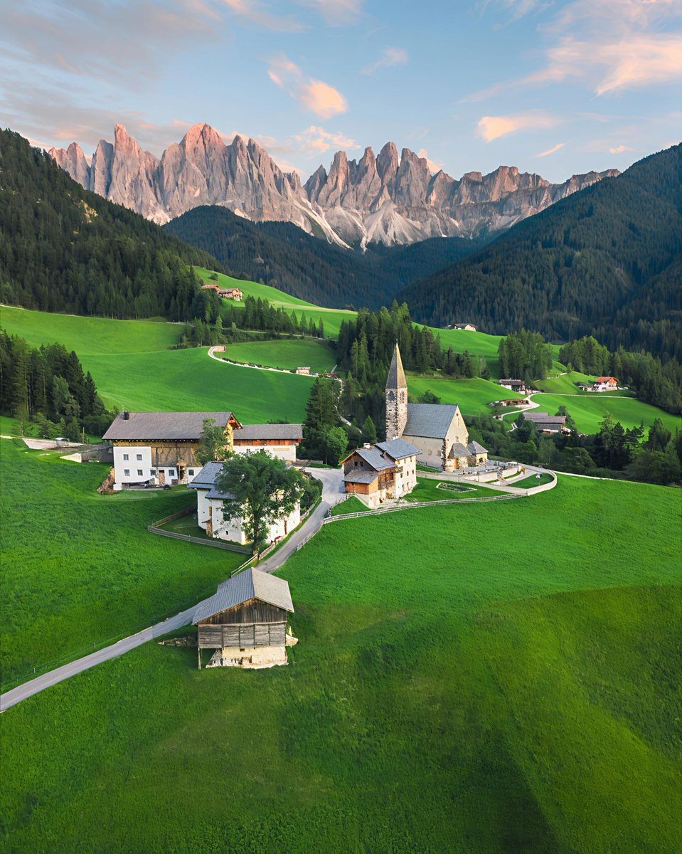 Amazing Nature (@amazingpicshq) on Twitter photo Dolomites, Italy ๐ฎ๐น Dolomites, Italy ๐ฎ๐น