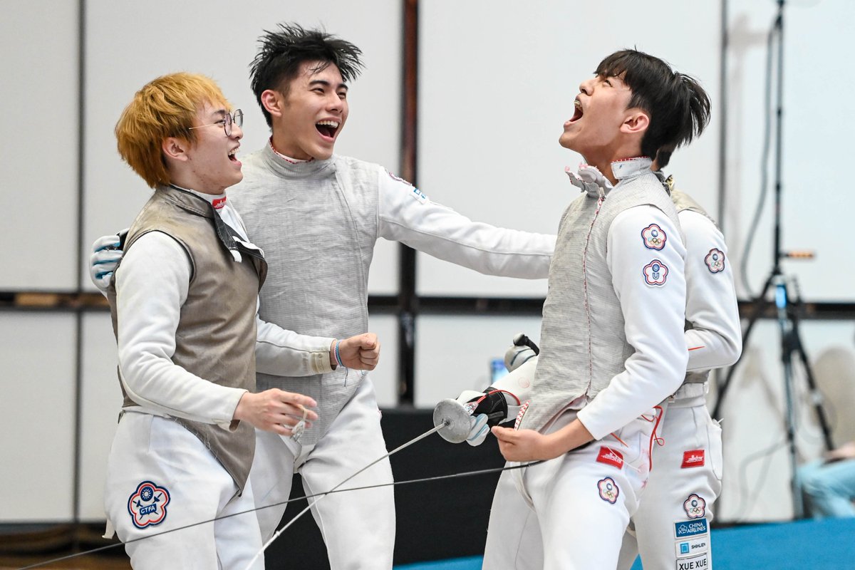 FIE_fencing's tweet photo. Day 6 at the 2025 Asian Fencing Championships in Bali! 🇮🇩
🤺 Highlights from the Men’s Team Foil quarter-finals!
 Japan,  Hong Kong China,  Chinese Taipei, and  China advanced to the semi-finals after a series of sharp and strategic bouts. ⚡️💪

Stay tuned:
📊 Full Results: https://t.co/BUAYuoCdip
📺 Watch live: https://t.co/qzLKm9Rva2

#fencing #escrime #esgrima #FIE #AsianChampionships #Bali2025 #Indonesia #zonalchampionships #foil
📸 Eva Pavia Gomes | #BizziTeam