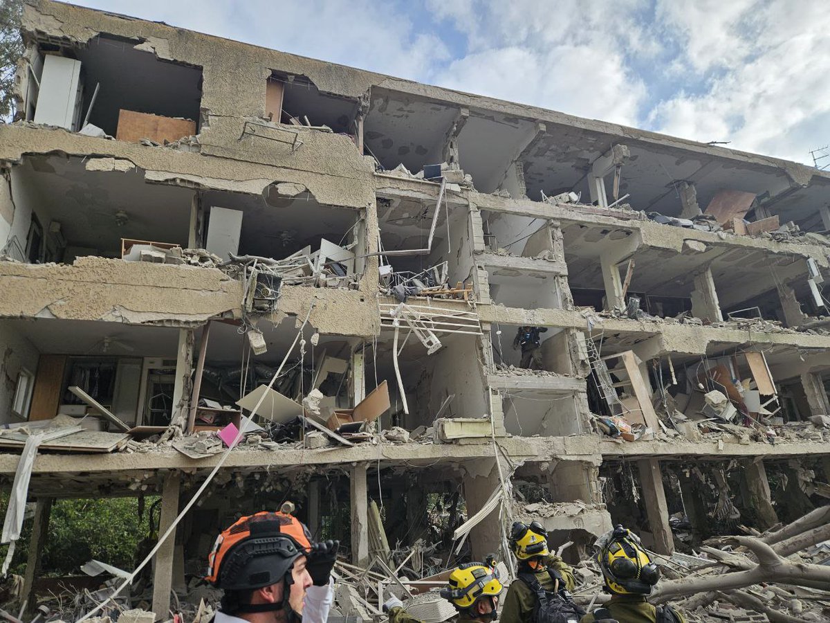 clashreport's tweet image. 📸 Aftermath of Iranian missile attacks on Israel.