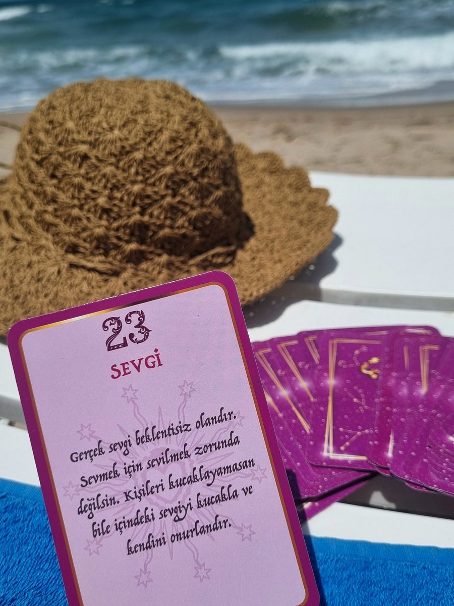 bubblespendulum's tweet photo. Günaydın☀️
Günün İşaret Mesajı: SEVGİ
Koşulsuz, beklentisiz..Sevmek için sevilmek zorunda değilsin.Kucaklayamasan bile birini, içindeki sevgiyi hisset…
Ve önce kendini onurlandır. ✨
Sevgi, içten gelir ve her şeyin şifasıdır.
 #İşaretKartı #SevgiMesajı #RuhunSesi #gunaydin https://t.co/hSe771HX1t