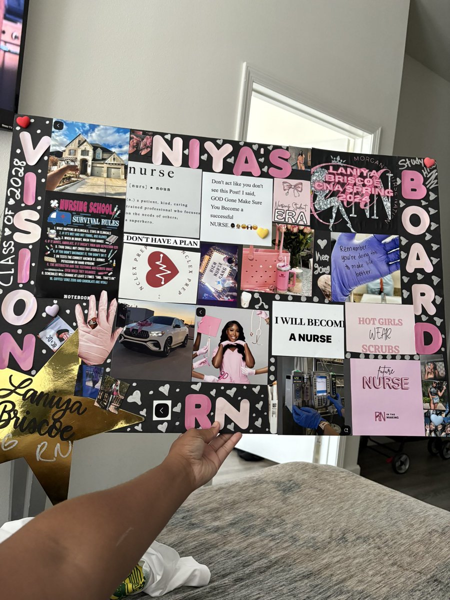 iammniya_'s tweet photo. Vision Board 🥰 Class of 2028 👩🏽‍⚕️ https://t.co/8wnKwKcQSE