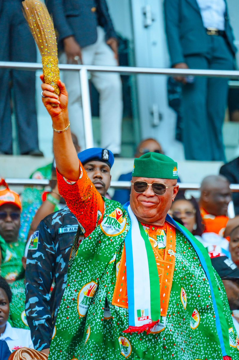 MaryEtim118816's tweet photo. A significant day in Akwa Ibom’s political journey.
The Governor @_PastorUmoEno’s grand reception into the APC drew leaders from across the country.
As a media practitioner, it was a privilege to witness and document it.✨
#GovernorUmoEno #AkwaIbom #MediaPerspective https://t.co/4svQ2FXigO