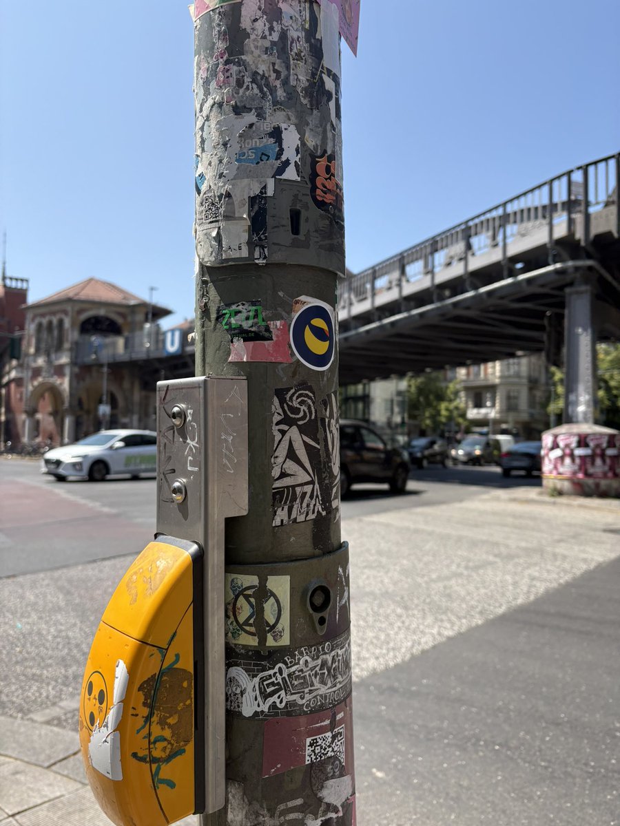 NicolasBoulay's tweet photo. Lets connect @CosmosEcosystem + #LUNC 🤝

 Blessed for the amazing opportunity to represent #LUNC on Global scale. Thank you for the hospitality #Germany  ! #Berlin #InterchainSummit 🌙🚀

#LUNCVERSE #Juris #TerraClassic #Oaksecurity #Blockbuzz #Sputnik #Blockhunter #wavs #Slapit https://t.co/cGYaCVzpcX