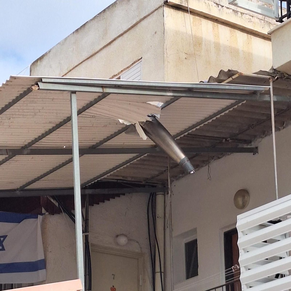 As of now, it seems all injuries in Israel are light or moderate. 

These are open miracles. Hashem has our back. 

See this missile for example. 

If you don’t see miracles, clean your glasses because you’re missing the splitting of the sea 2.0.