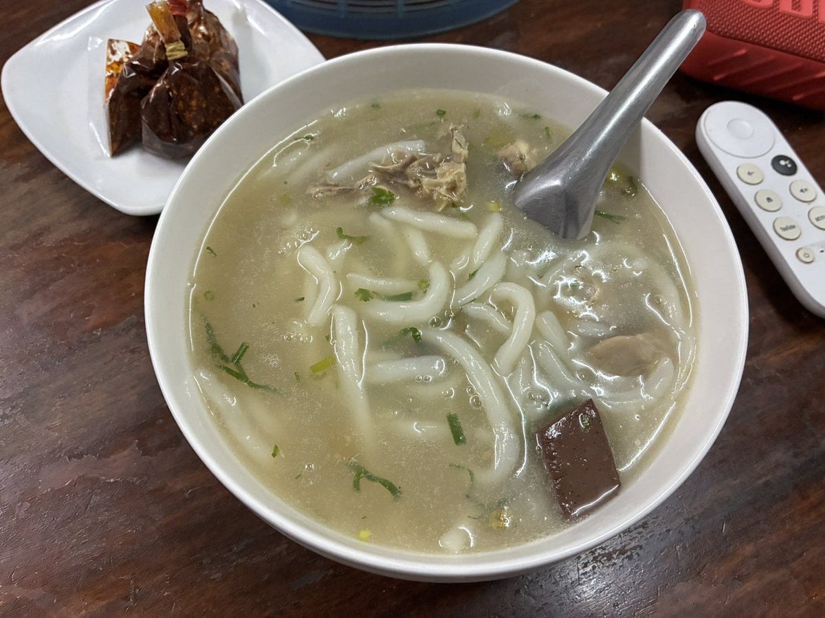 viiyaa76's tweet photo. たまに食べたくなるラオスのうどん、家の近い店が1番美味しいと思うな。 https://t.co/RO2XgRkSlm