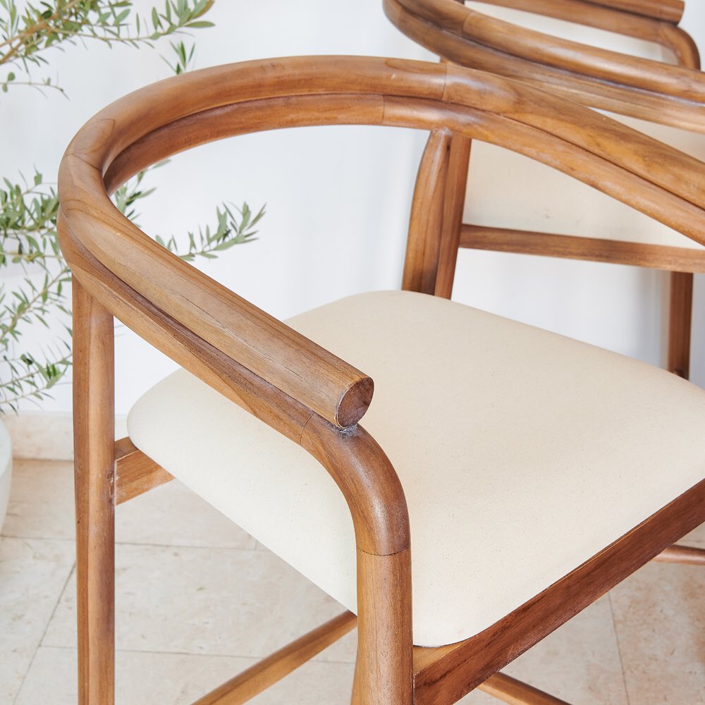 homeandsouldxb's tweet image. Elevate your space naturally and sustainably. Our high-quality wooden bar stools are crafted from sturdy, organic wood built to last. Durable, timeless, and full of soul. Perfect for kitchens, counters, and cozy corners.#ModernBarStools #BarStoolStyle #BarStoolGoals #WoodBarStool