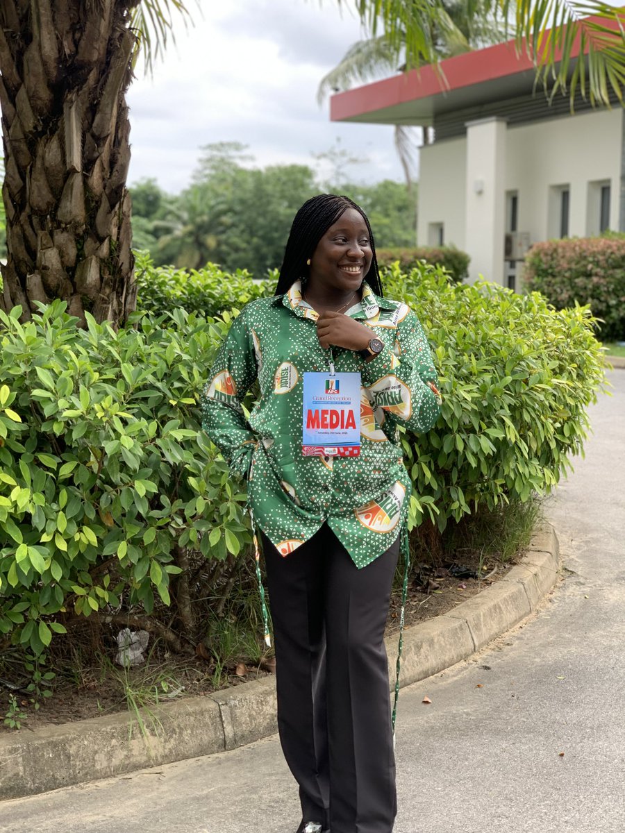 MaryEtim118816's tweet photo. A significant day in Akwa Ibom’s political journey.
The Governor @_PastorUmoEno’s grand reception into the APC drew leaders from across the country.
As a media practitioner, it was a privilege to witness and document it.✨
#GovernorUmoEno #AkwaIbom #MediaPerspective https://t.co/2JtVDm9ck3