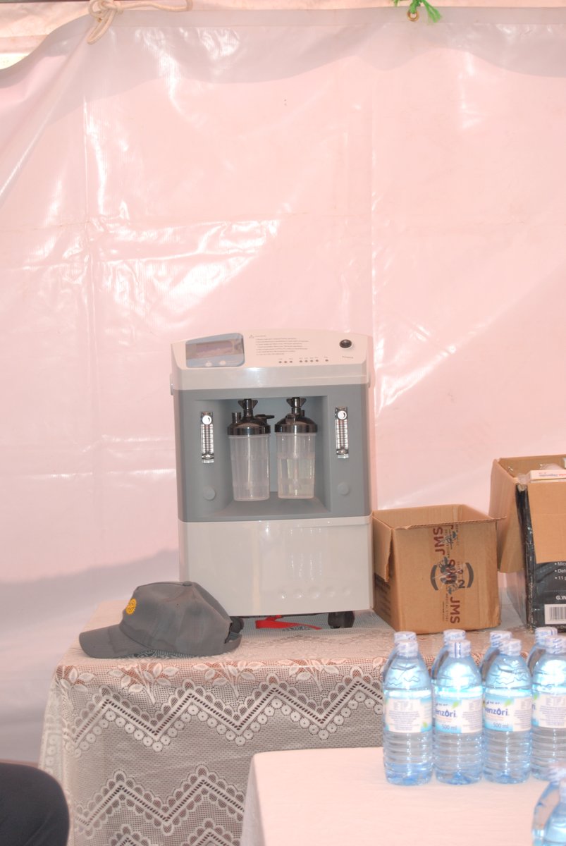 Rotary_Bugolobi's tweet photo. PDG @MwanjesStephen &amp; Prez @ben_prof handed over a portable 2-chamber Oxygen Concentrator to St Stephen COU Maternity Centre &amp; Dispensary, for essential life-saving care. Donated by Phillips Pharmaceuticals Ltd. Kudos @AniprajithAni #ServiceAboveSelf #MagicofRotary #Unite4Good https://t.co/RyQeQ27jzY