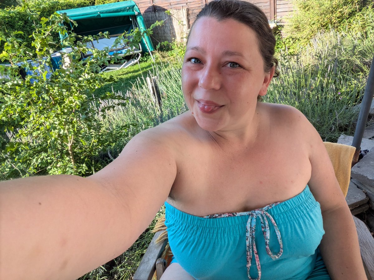 Allerfeinsten guten Morgen, macht mich heiß, bevor die Hitze kommt! 50%Rabatt VideoWheels!

stripchat.com/KasiaPrivat/fo…

#outdoor #draußen #nomakeup #livecam #naturalbeauty #berlin #naturpur #hairy #sensual #werbung #videos #playtime #spinthewheel #livetouch #spielzeug #sonntag