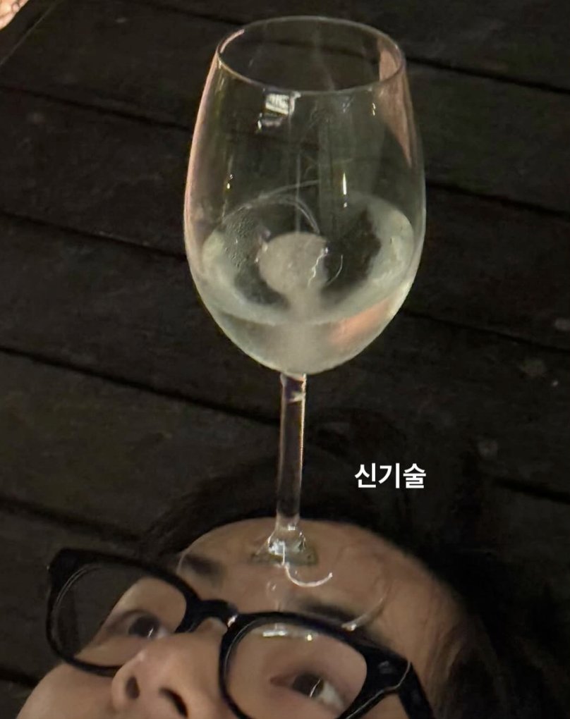 joon_lovebot's tweet photo. i guess you can call him a...taeble https://t.co/ccxmmBNclv