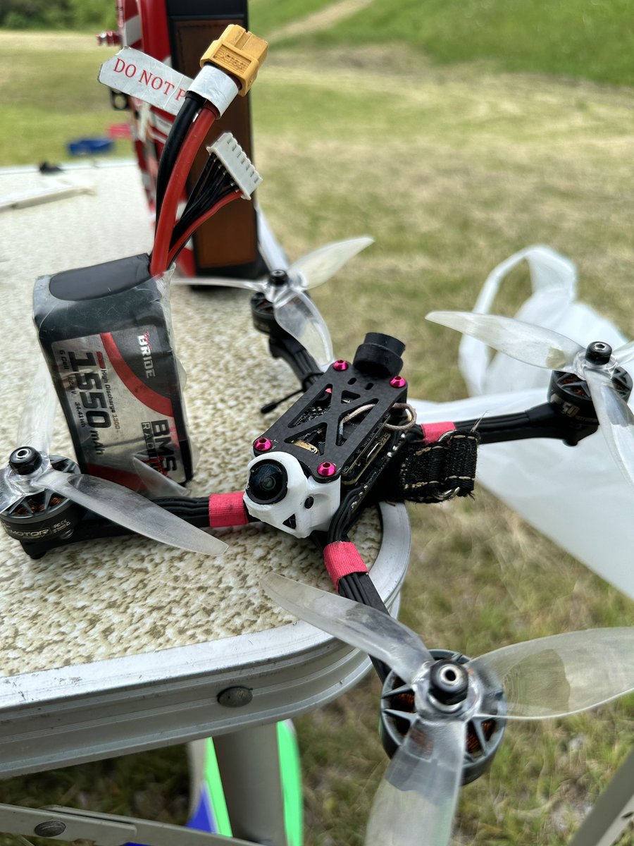 R2ぶりの5インチ！
プロペラ曲がってますが調子いいです！