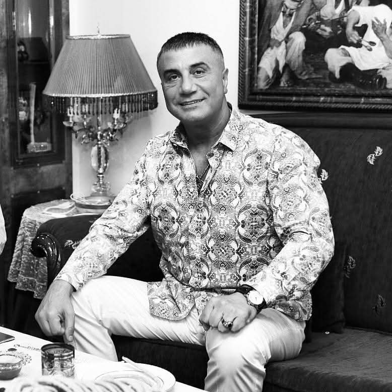 Allah, düşmanlarınızın kimler olduğunu sizden daha iyi bilir. Gerçek dost olarak Allah yeter, yardımcı olarak da Allah yeter! 
(Nisâ 45. Ayet) 
<a href="/sedat_peker/">Sedat Peker</a> 
<a href="/azemnews/">Azem Medya</a> 
<a href="/memleketyoutube/">MEMLEKET</a> 
<a href="/hizirreis999/">Hızır Reis</a> 
#SedatPeker
#SEDATPEKER
#BirUmutturYasamak