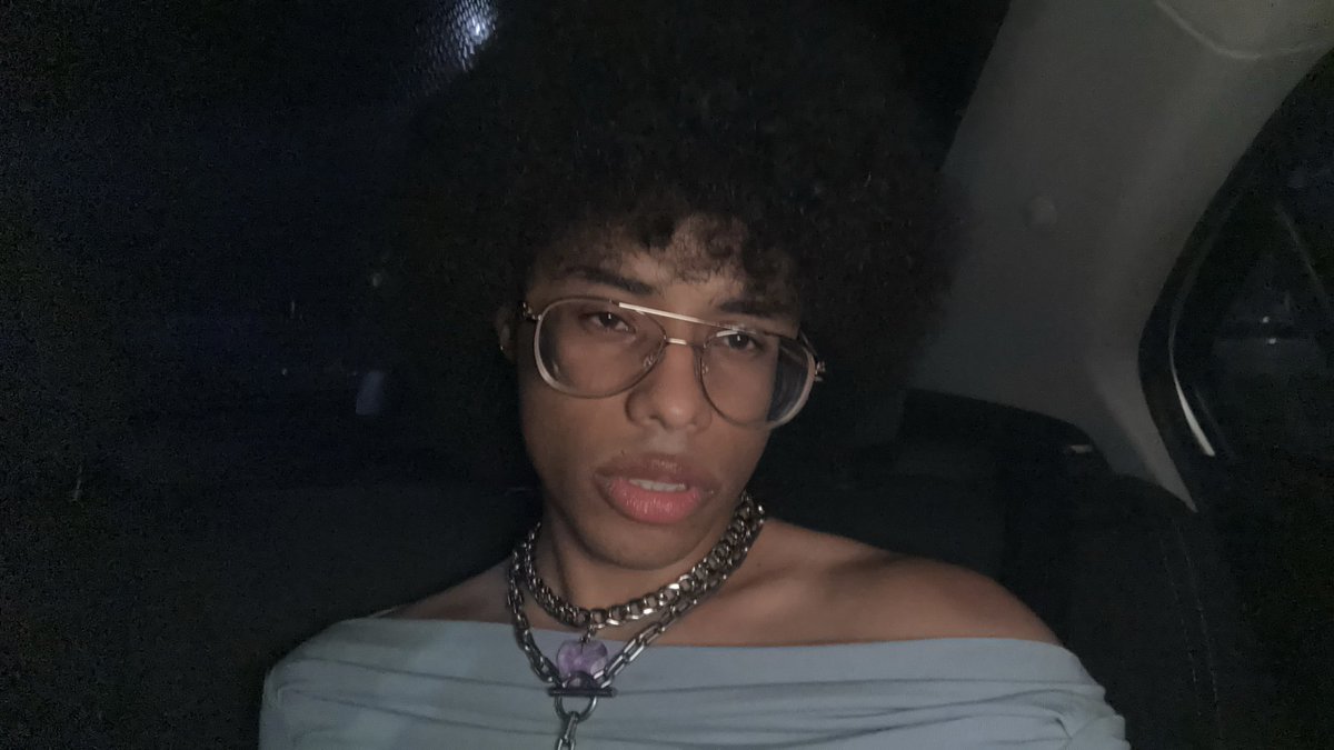 Quartz is seated for Wonder Man tweet media