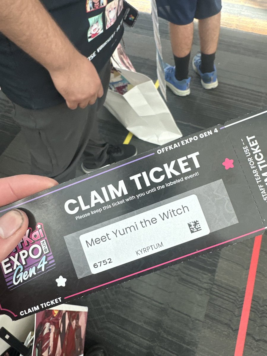 Kyrptum_'s tweet photo. Thank you so so SO much for the meet &amp; greet, I genuinely appreciate you so much. And the fact you recognised me not even 5 seconds of me saying hi. 

And no promises I won’t buy another car.

#BroomMates https://t.co/DBsDQQgTD0