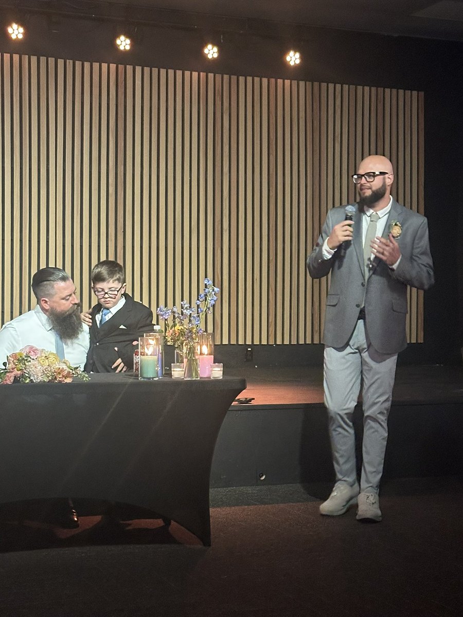 Haven’t posted anything about me lately so ummmm here’s a picture of me giving a speech at a wedding. I think I crushed it