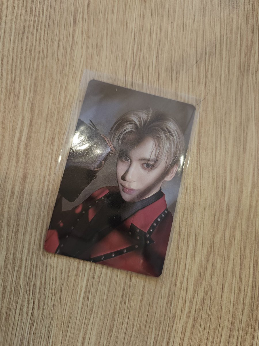 SF9 콘서트 파우치 포카 교환

드려요 : 태양
구해요 : 찬희