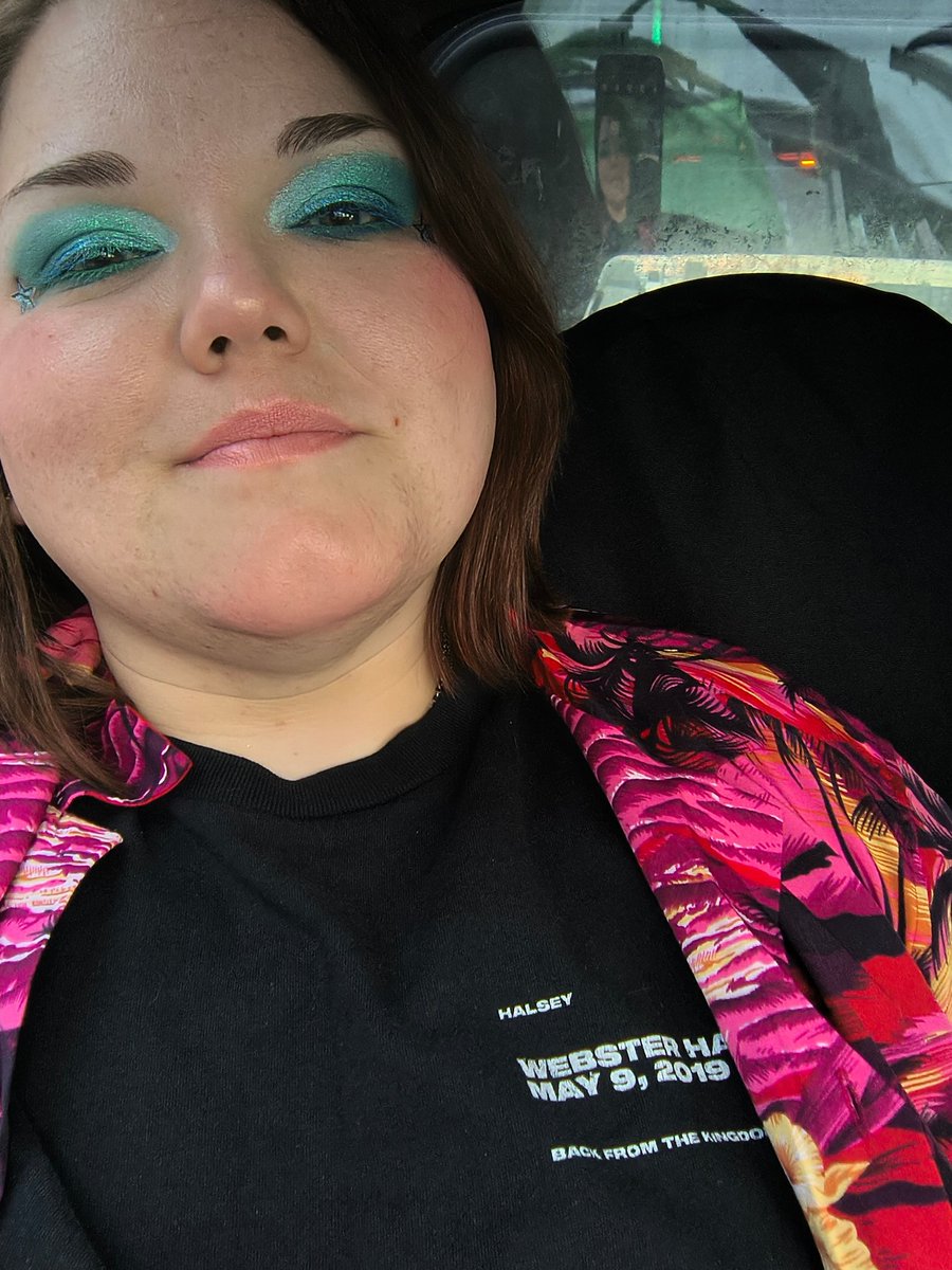 hopelesslyliza's tweet photo. still have *hopeless live* running through my head n remembered i was wearing the webster hall hfk shirt, where they performed it before, while watching the *second time ever* in STL ๐ฅฐโค๏ธโ๐ฅso blessed #fmlt #fmlttour #formylasttrick #formylasttricktour #formylasttricktourstl https://t.co/P1sLARoapu