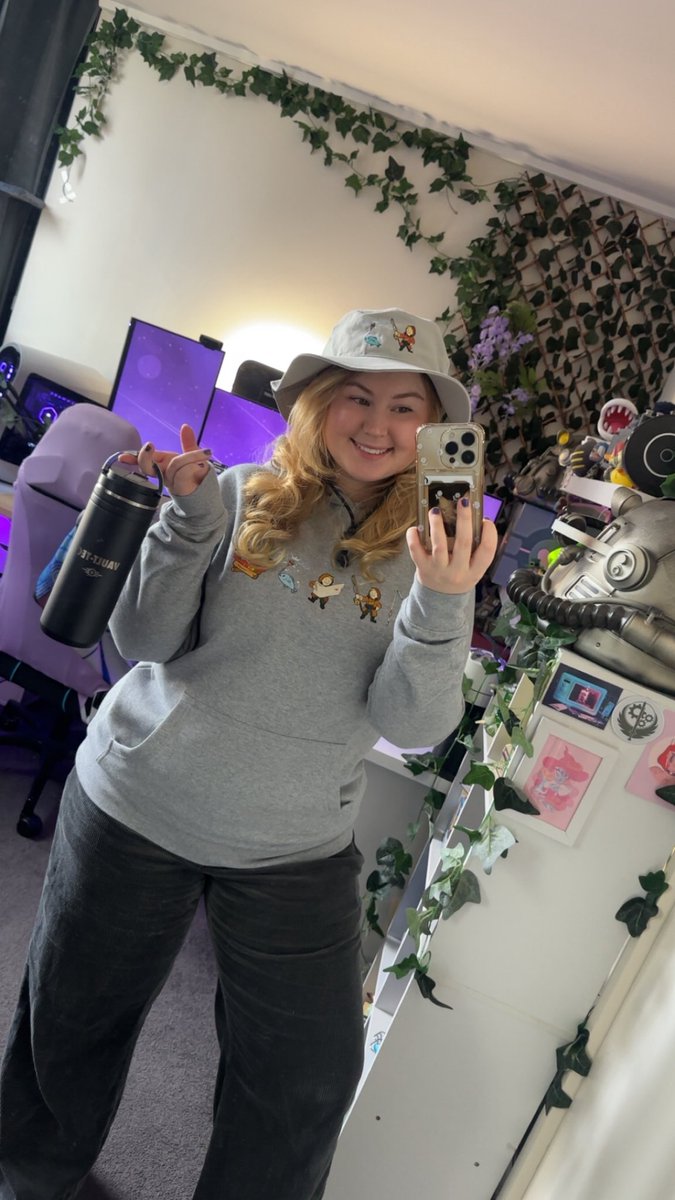 MoonlitCharlie's tweet image. Bethesda geared me up and I’m ready for MORE FISHING !!
Twitch.tv/moonlitcharlie
Ty @Bethesda_ANZ for keeping me cosy while I fish 🥰