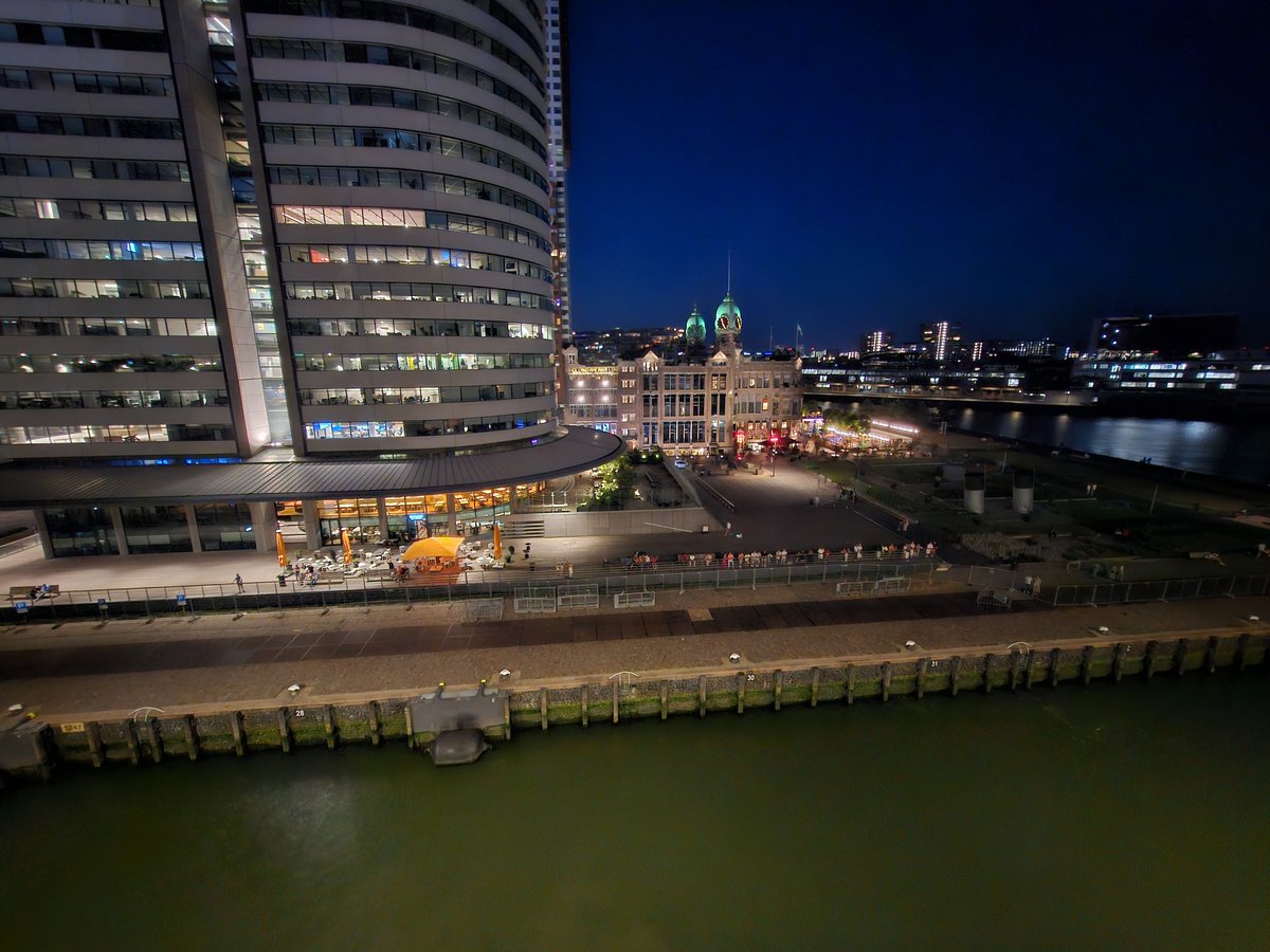 cbullocean46's tweet photo. Midnight arrival @CruisePortRTM & some people lining the shore as #QM2 cames alongside her birth.
#Rotterdam #Neverlands https://t.co/eL59PMhn35