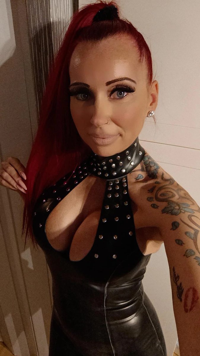 Welcher kleine Loser würde gern meine Dessou und High Heel Rechnung übernehmen 😜💋
Schreibt mir privat , ihr werdet es nicht bereuen!