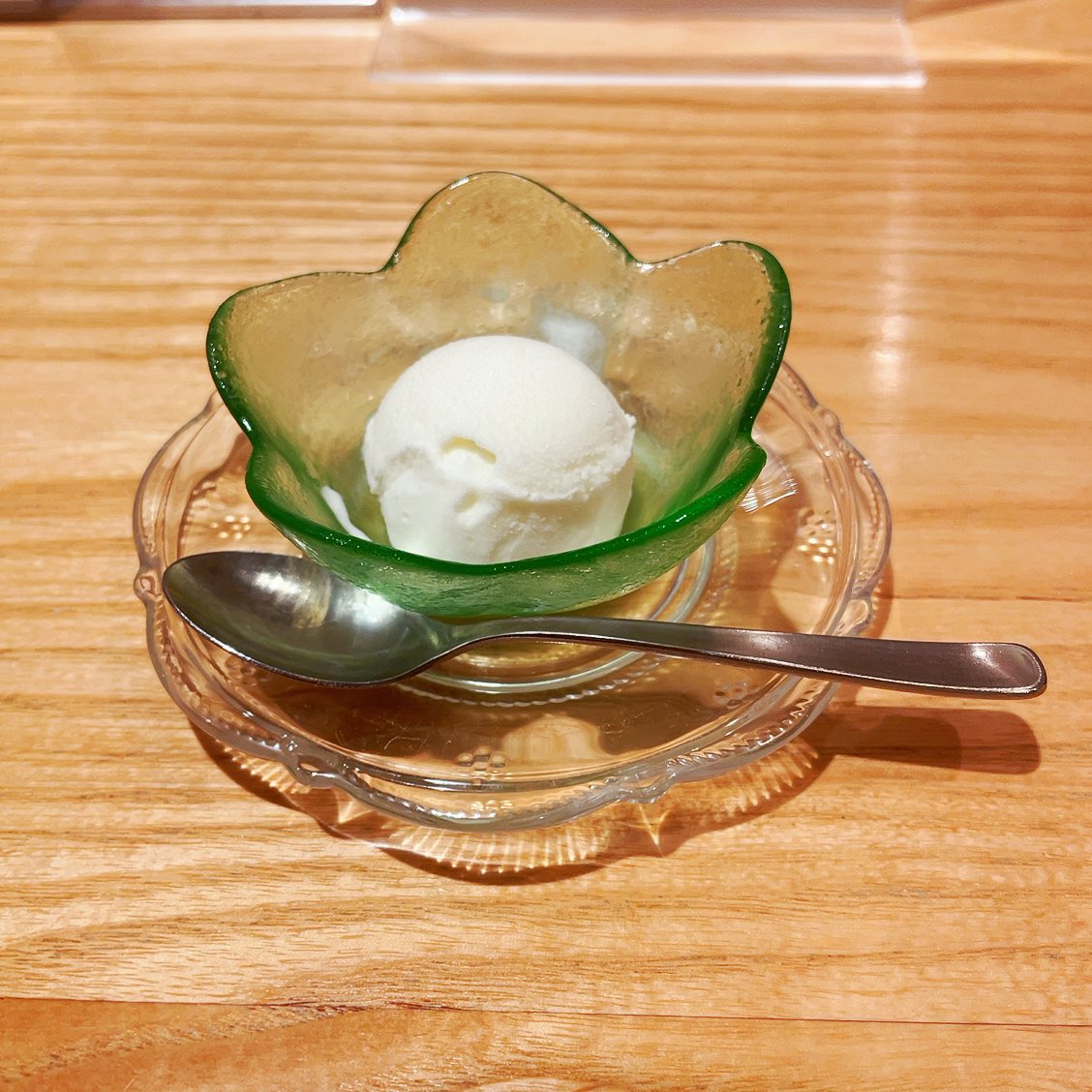 yoshiko1024's tweet photo. パッとカフェで食べるつもりが、難波の象印食堂で贅沢ランチしてしまった🍚
ゴリゴリ食感のお米粒アイスがめっちゃ美味しかった💓
#難波 #なんば #ZO_syokudo #象印食堂 #skyo https://t.co/nkMkgBHy6M