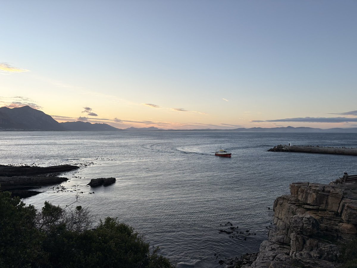 Sunday morning in Hermanus. NSRI returning from scouting mission in Walker Bay. #weekend