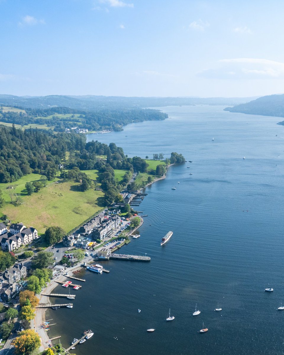 ☀️ Sunday sorted. 
Fresh air, lake views, and a peaceful cruise from Bowness, what more could you need? 🌿🚤

#WindermereLakeCruises #LakeDistrictViews #SundayEscape