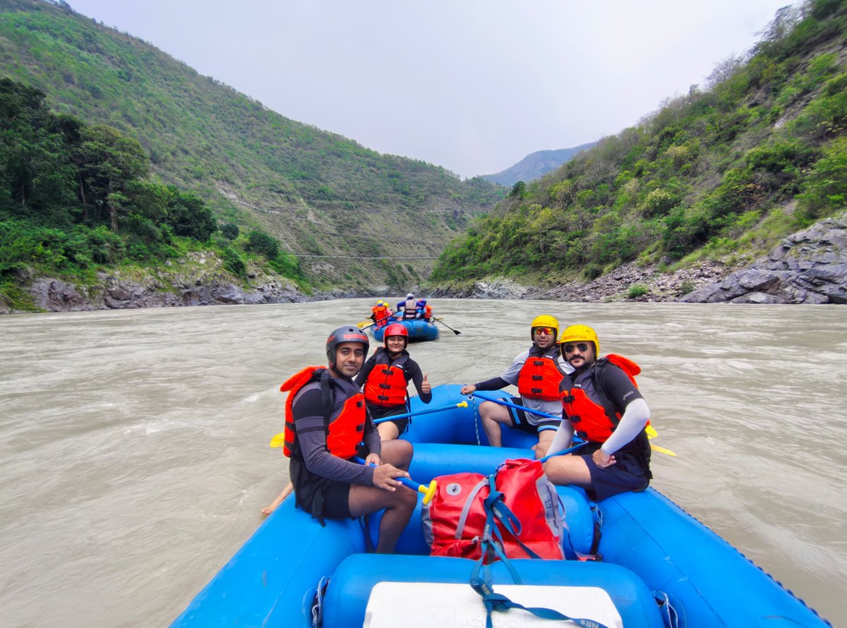 IN_NavalAcademy's tweet image. 🌊 Grit on the Ganga!

From 16–19 Jun, the @IN_NavalAcademy rafting team braved 80 km of River Ganga—from Devprayag to Rishikesh—tackling major rapids like The Wall, Golf Course &amp;amp; Crossfire!

Through turbulent waters and roaring rapids, they embodied courage, endurance &amp;amp;…