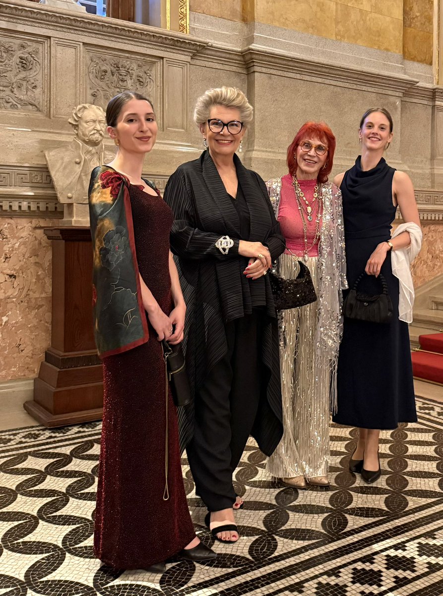 Ambassador Bogyay (@katalinbogyay) on Twitter photo It is always a real treat to enter <a href="/OperaBudapest/">HungarianStateOpera</a> - especially with my Operagoer friends! <a href="/DrJudyK/">Judy Kuriansky</a> It is always a real treat to enter <a href="/OperaBudapest/">HungarianStateOpera</a> - especially with my Operagoer friends! <a href="/DrJudyK/">Judy Kuriansky</a>