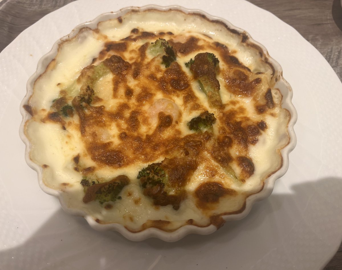 グラタンって美味い。誰が発明したんだろ。んむんむ