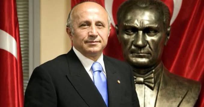 fqpe_2's tweet photo. "Batı dünyası, Atatürk reçetesi ile aydınlanmış bir Türkiye istemiyor. Ama dincilik propagandası ile zehirlenmiş ve felç olmuş bir Türkiye’yi sonuna kadar destekliyor.”  

- Prof. Dr. Yaşar Nuri Öztürk https://t.co/1pY6yM7Rbh