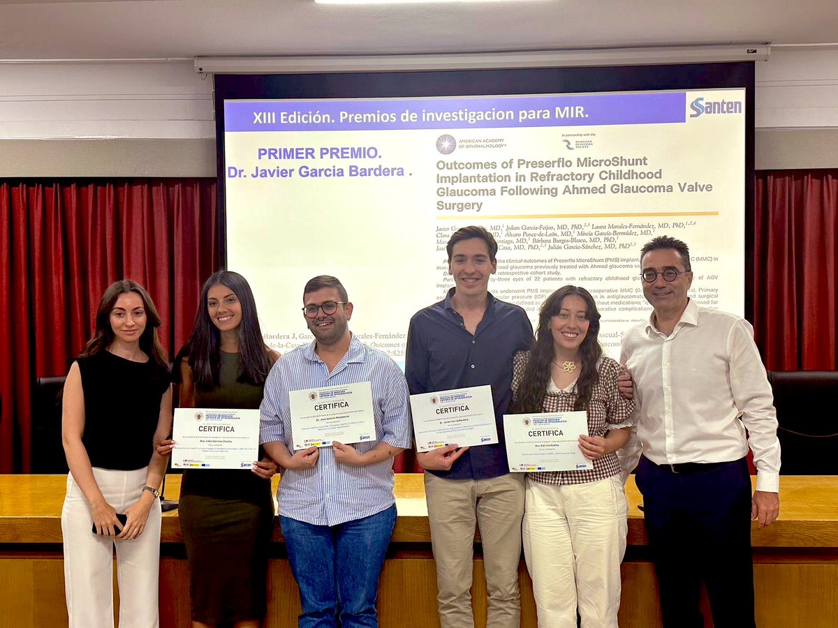 📅 El 19/06 se entregaron los Premios de Investigación para residentes e investigadores noveles de oftalmología de la CAM

🏆 ¡Felicidades a Javi, José A., Lidia y Patricia! 

👁️🔬 Gracias a <a href="/OftalmSanCarlos/">Oftalmología Clínico San Carlos</a> , <a href="/CastroviejoUCM/">Inst. Invest. Oftal. Ramon Castroviejo</a> y #SANTEN por apoyar el talento joven 👏
