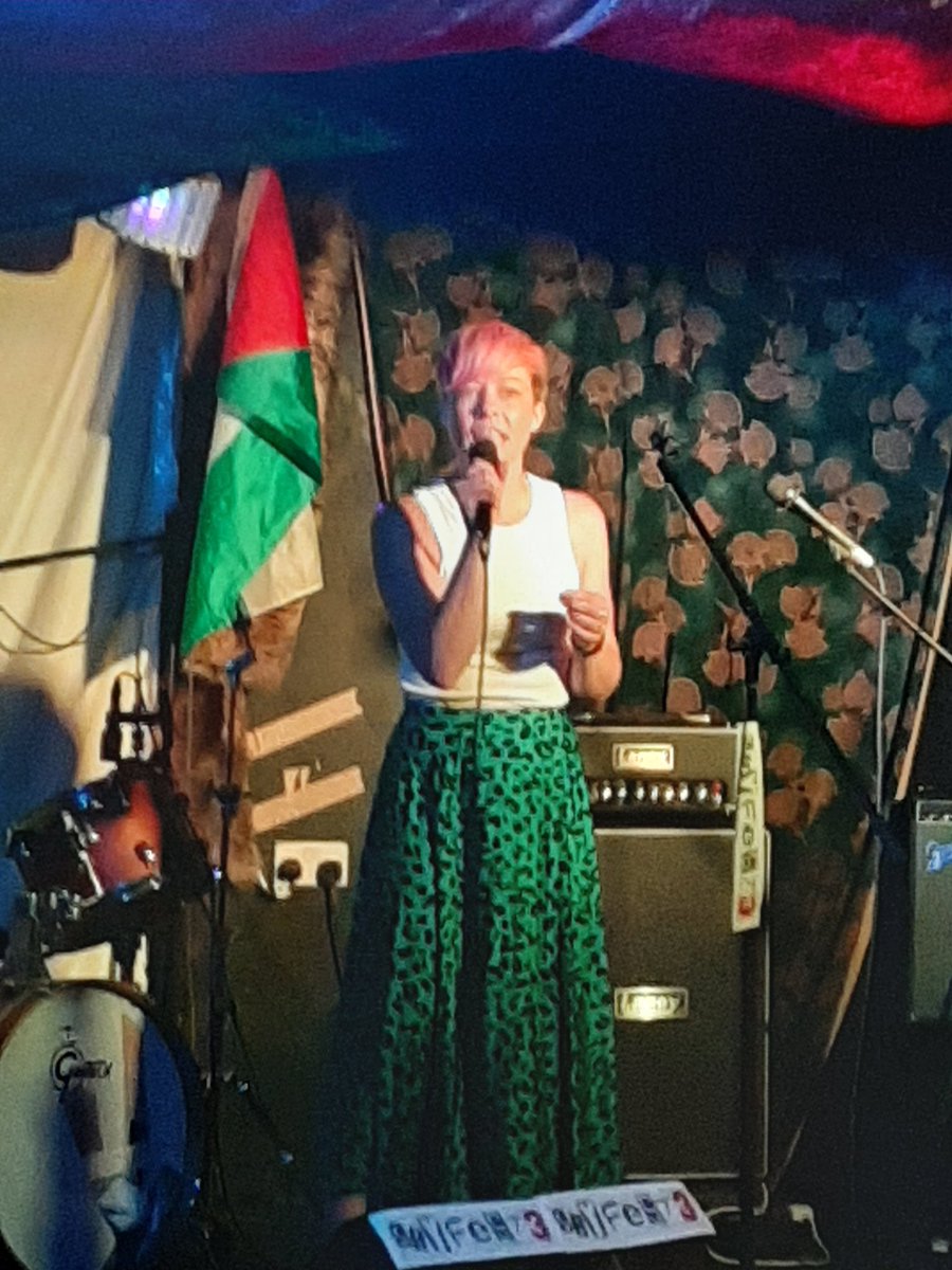 Been #performing my #poetry over the weekend at ShyFest 3 down in #manchester.
Had a great time and great #spokenwordartist such as <a href="/poetryinnit/">Poetryinnit</a> and my hero <a href="/_keithsbrother/">Mark J</a> and good #music too .
About 16 acts over the day and plenty of #guinness00...I couldn't stop pissing!!!