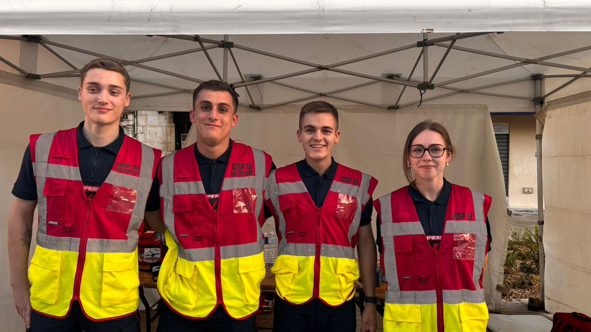 UDSP 39 (@udsp_39) on Twitter photo #DPS 🚒 | À Lons-le-Saunier hier soir à l’occasion de la fête de la musique 🎶 ! Merci à nos secouristes mobilisés 👌🏻 <a href="/guyon_j/">GUYON Jérôme</a> <a href="/ClmentComte1/">Clément Comte</a> <a href="/Rondot_Raphael/">Raphaël Rondot</a> <a href="/RICHARD_Sy25/">RICHARD Sylvain</a> <a href="/SDIS39/">SDIS du Jura</a> <a href="/Prefet39/">Préfet du Jura</a> <a href="/PompiersFR/">Pompiers de France</a> <a href="/eleonore_vrmr/">eleonore</a> <a href="/micka39/">Mickael Puyfages</a> <a href="/phuguenet/">Philippe Huguenet</a> <a href="/Piquet804/">Nicolas Piquet</a> #DPS 🚒 | À Lons-le-Saunier hier soir à l’occasion de la fête de la musique 🎶 ! Merci à nos secouristes mobilisés 👌🏻 <a href="/guyon_j/">GUYON Jérôme</a> <a href="/ClmentComte1/">Clément Comte</a> <a href="/Rondot_Raphael/">Raphaël Rondot</a> <a href="/RICHARD_Sy25/">RICHARD Sylvain</a> <a href="/SDIS39/">SDIS du Jura</a> <a href="/Prefet39/">Préfet du Jura</a> <a href="/PompiersFR/">Pompiers de France</a> <a href="/eleonore_vrmr/">eleonore</a> <a href="/micka39/">Mickael Puyfages</a> <a href="/phuguenet/">Philippe Huguenet</a> <a href="/Piquet804/">Nicolas Piquet</a>