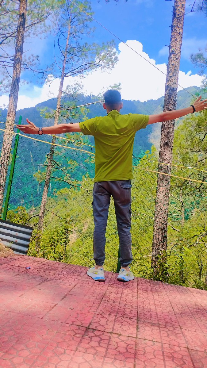 "The majesty of the mountains, a sight to behold 🏔️ #PahadBeauty #MountainMajesty