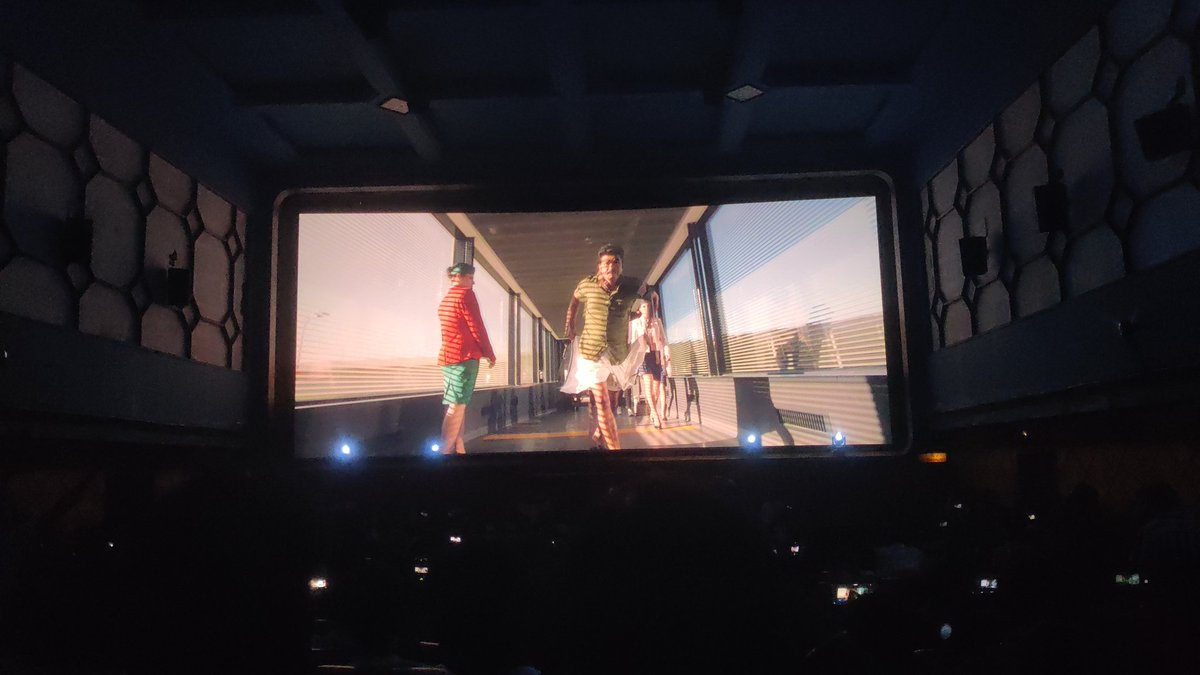 vijayfangirl0's tweet photo. Celebrating 🥳
#Mersel @actorvijay #JanaNayagan https://t.co/9hgtpSWUDn