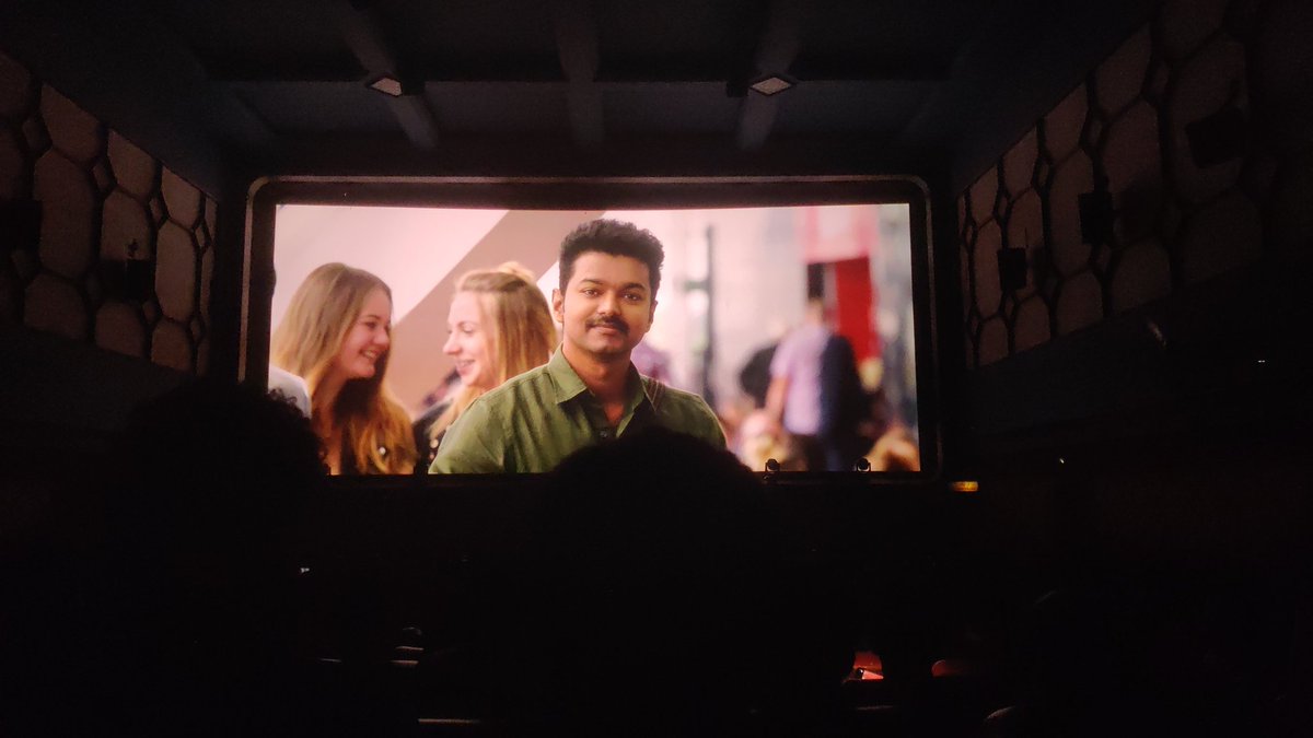 vijayfangirl0's tweet photo. Celebrating 🥳
#Mersel @actorvijay #JanaNayagan https://t.co/9hgtpSWUDn
