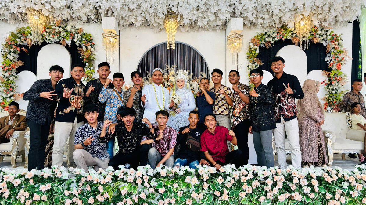 poe minggu mah ka hajat mereun <a href="/sundastruggle/">sunda struggle</a>, di imah wae siga router wifi